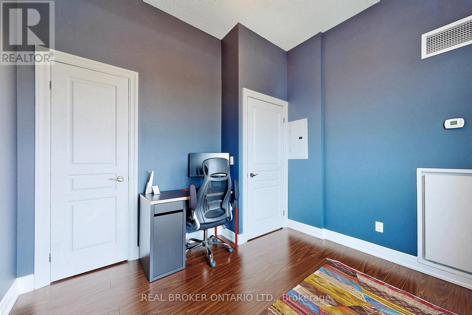 Ph7 - 2087 Lake Shore Boulevard W, Toronto, ON - Indoor