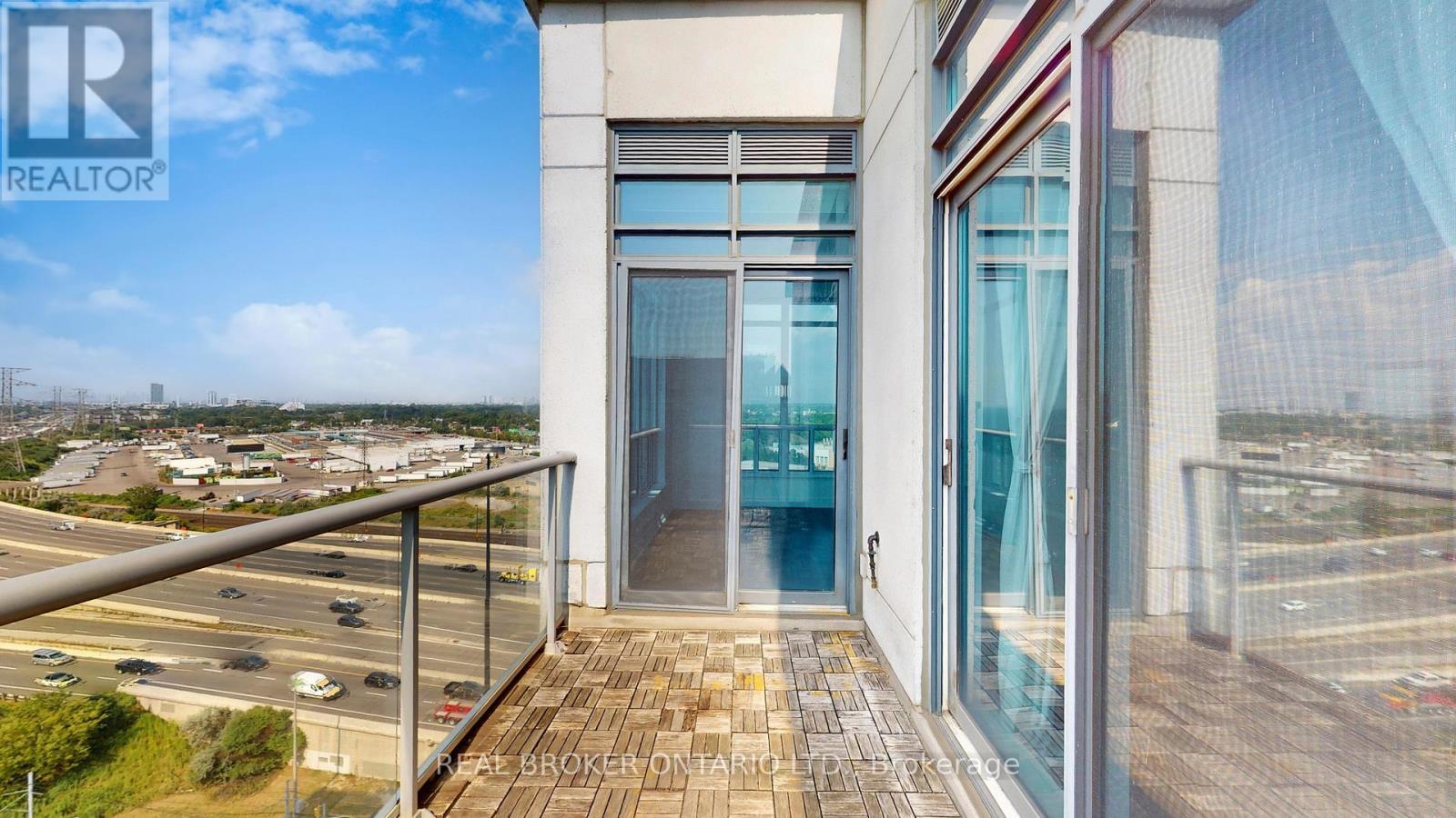 Ph7 - 2087 Lake Shore Boulevard W, Toronto, ON - Outdoor With Balcony