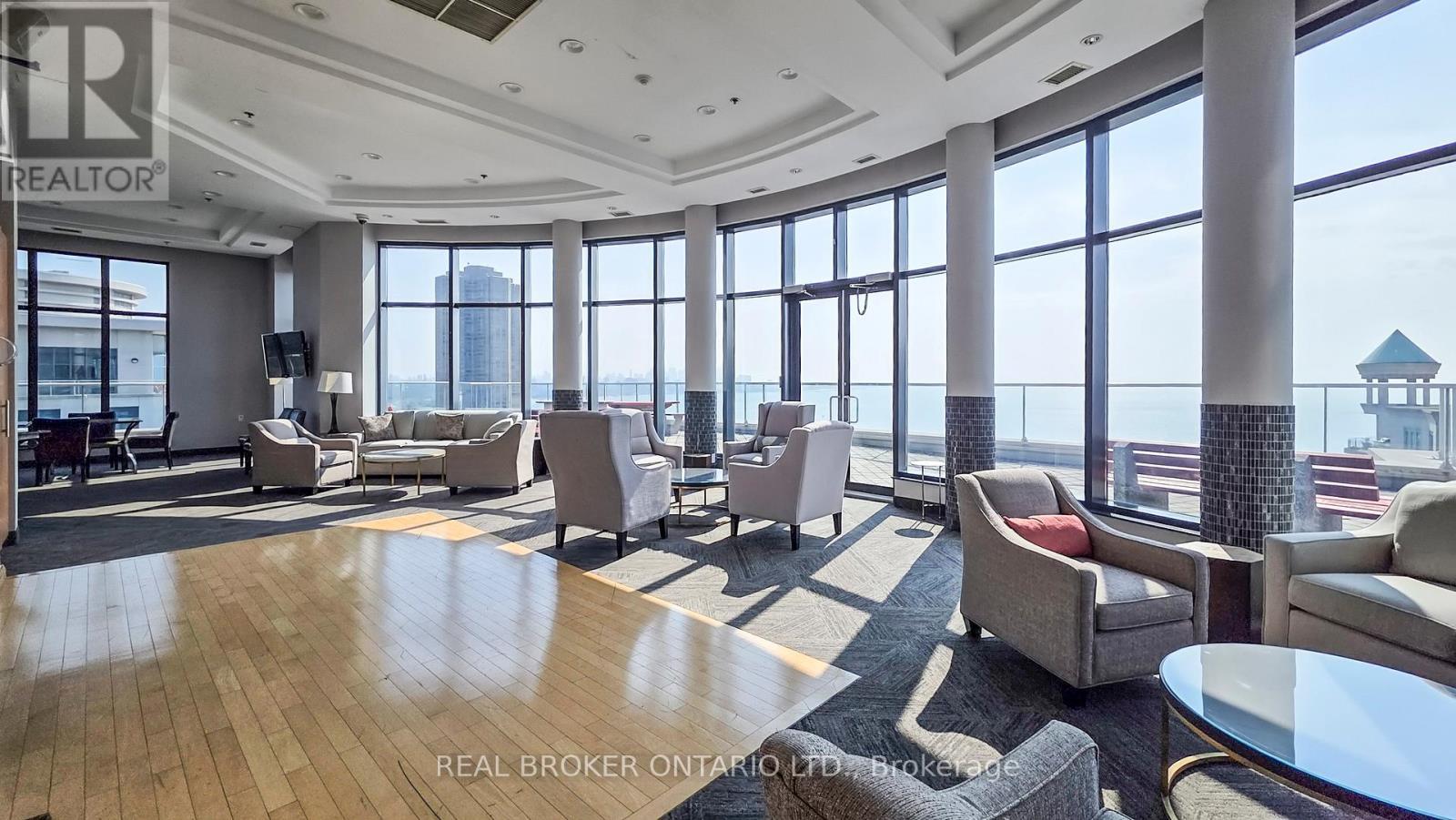 Ph7 - 2087 Lake Shore Boulevard W, Toronto, ON - Indoor Photo Showing Other Room