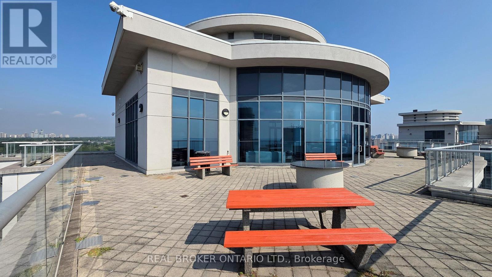 Ph7 - 2087 Lake Shore Boulevard W, Toronto, ON - Outdoor