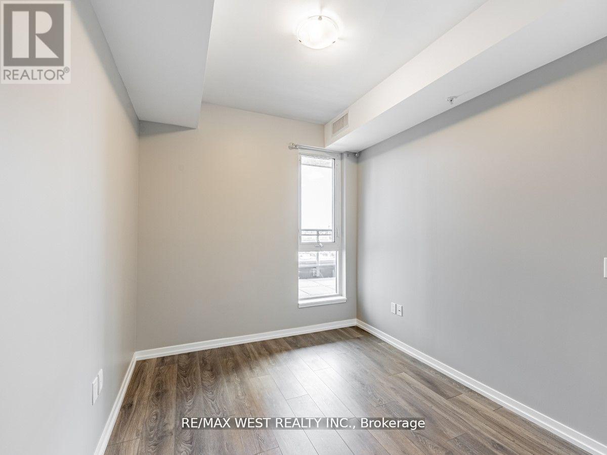 305 - 3237 Bayview Avenue, Toronto, ON - Indoor Photo Showing Other Room