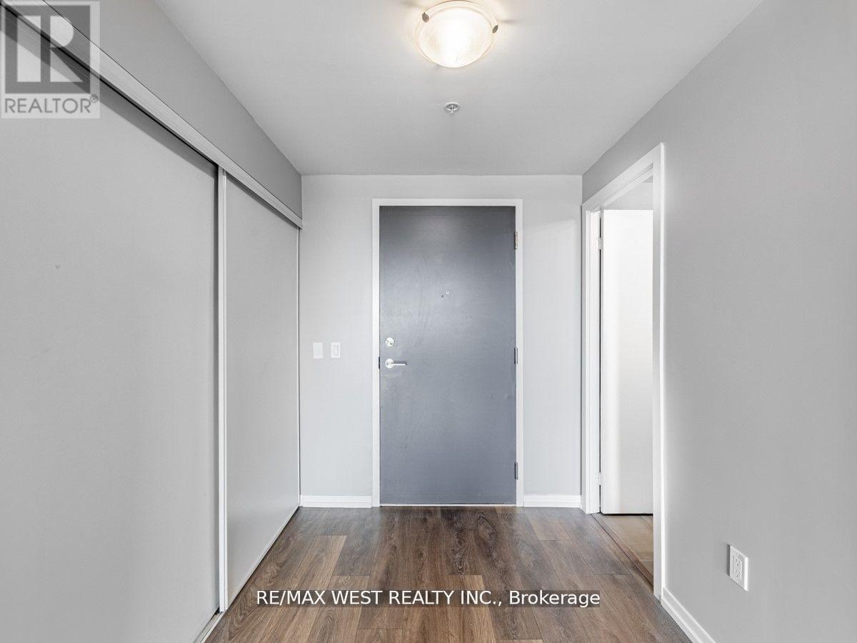 305 - 3237 Bayview Avenue, Toronto, ON - Indoor Photo Showing Other Room