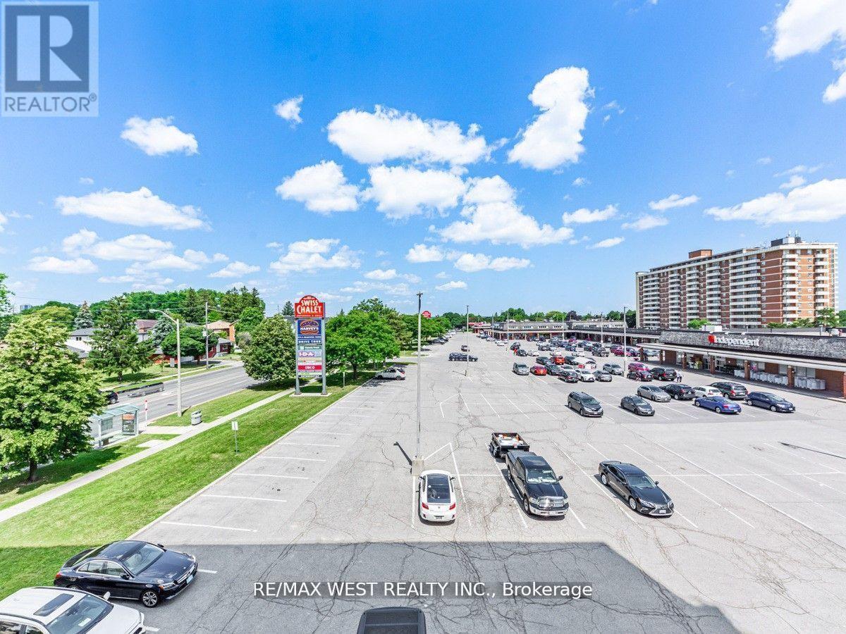 305 - 3237 Bayview Avenue, Toronto, ON - Outdoor With View