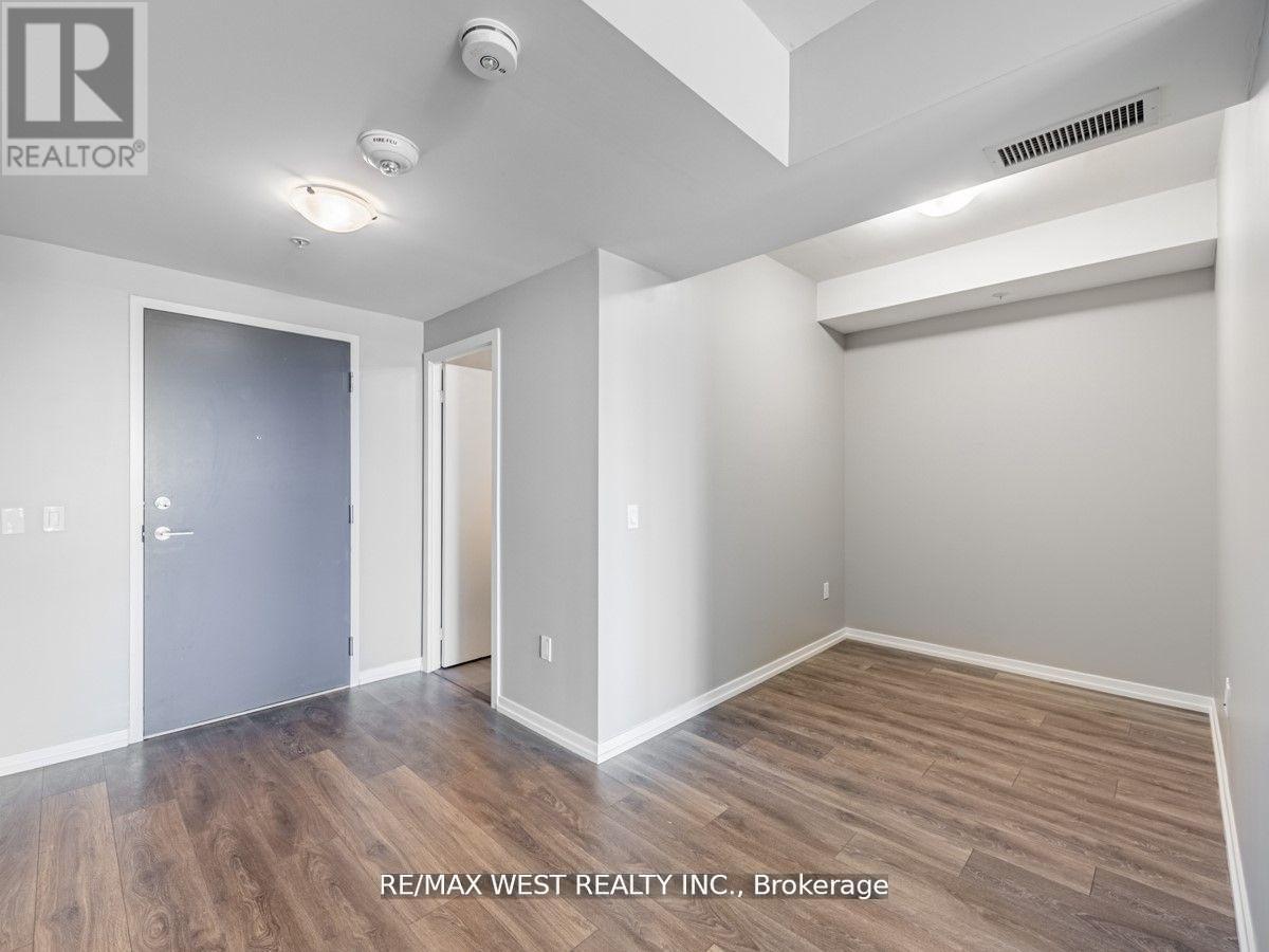 305 - 3237 Bayview Avenue, Toronto, ON - Indoor Photo Showing Other Room