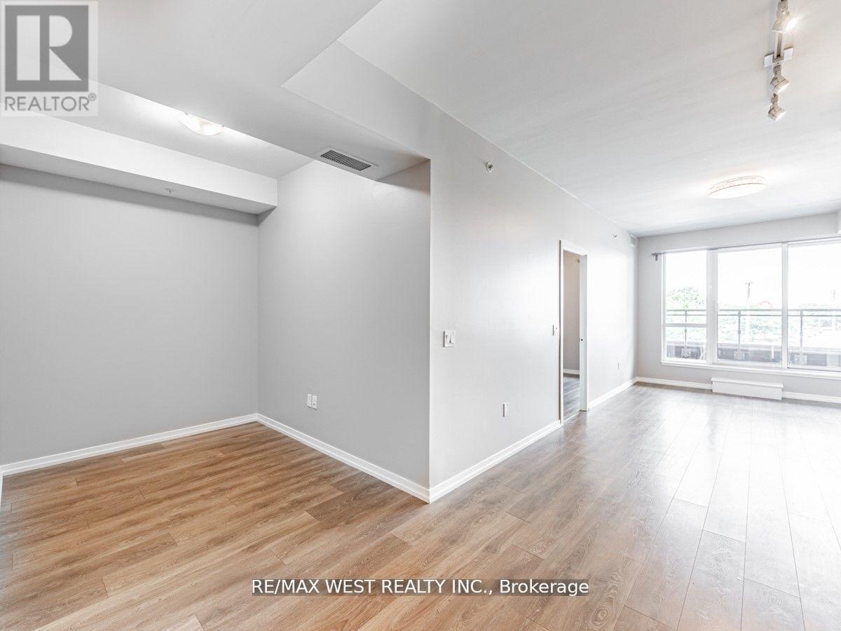 305 - 3237 Bayview Avenue, Toronto, ON - Indoor Photo Showing Other Room