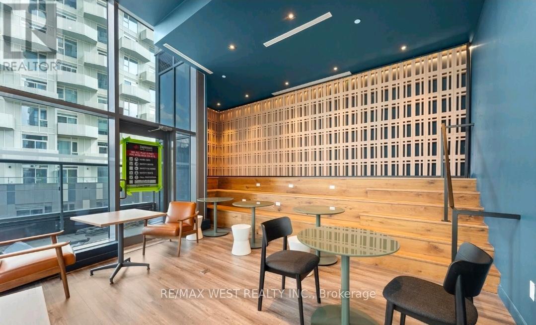 328 - 474 Caldari Road, Vaughan, ON - Indoor