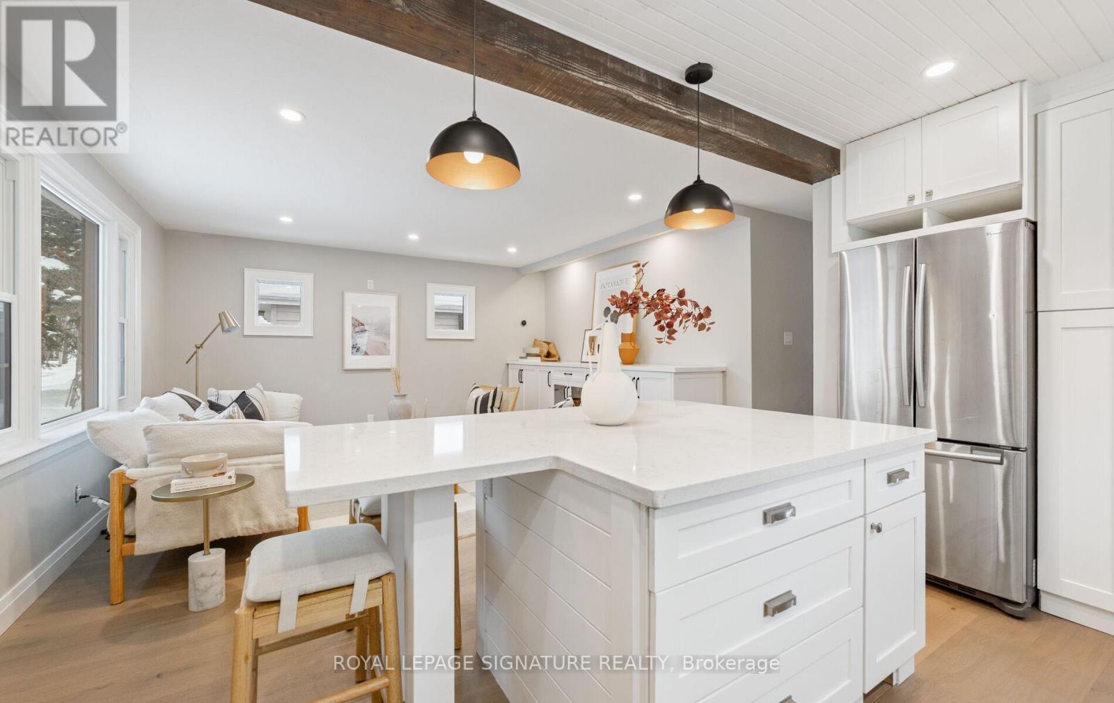 122 Queen Street, Barrie, ON - Indoor