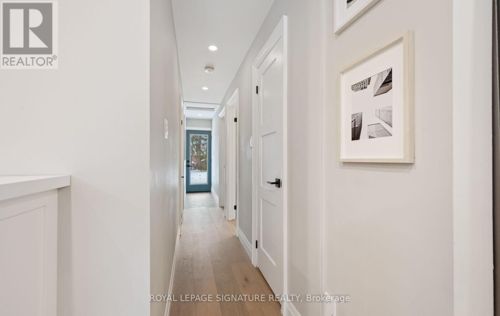 122 Queen Street, Barrie, ON - Indoor Photo Showing Other Room