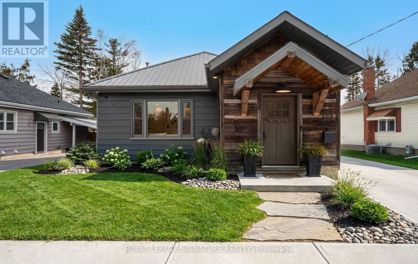 122 Queen Street, Barrie, ON - Outdoor