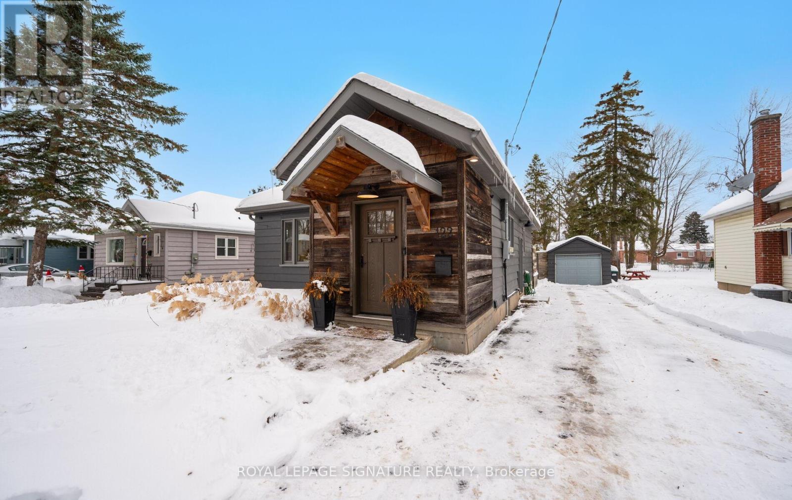 122 Queen Street, Barrie, ON - Outdoor