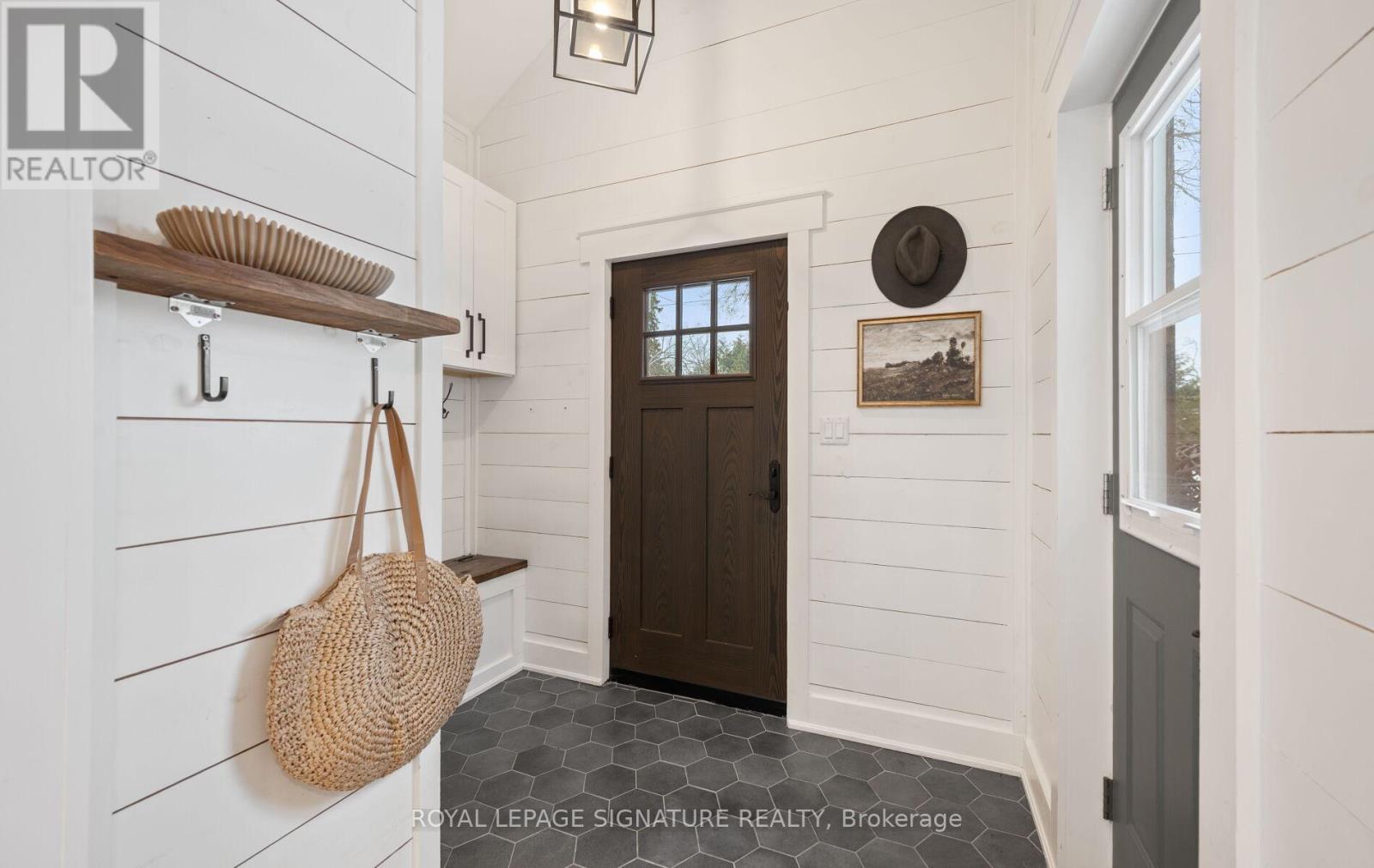 122 Queen Street, Barrie, ON - Indoor Photo Showing Other Room