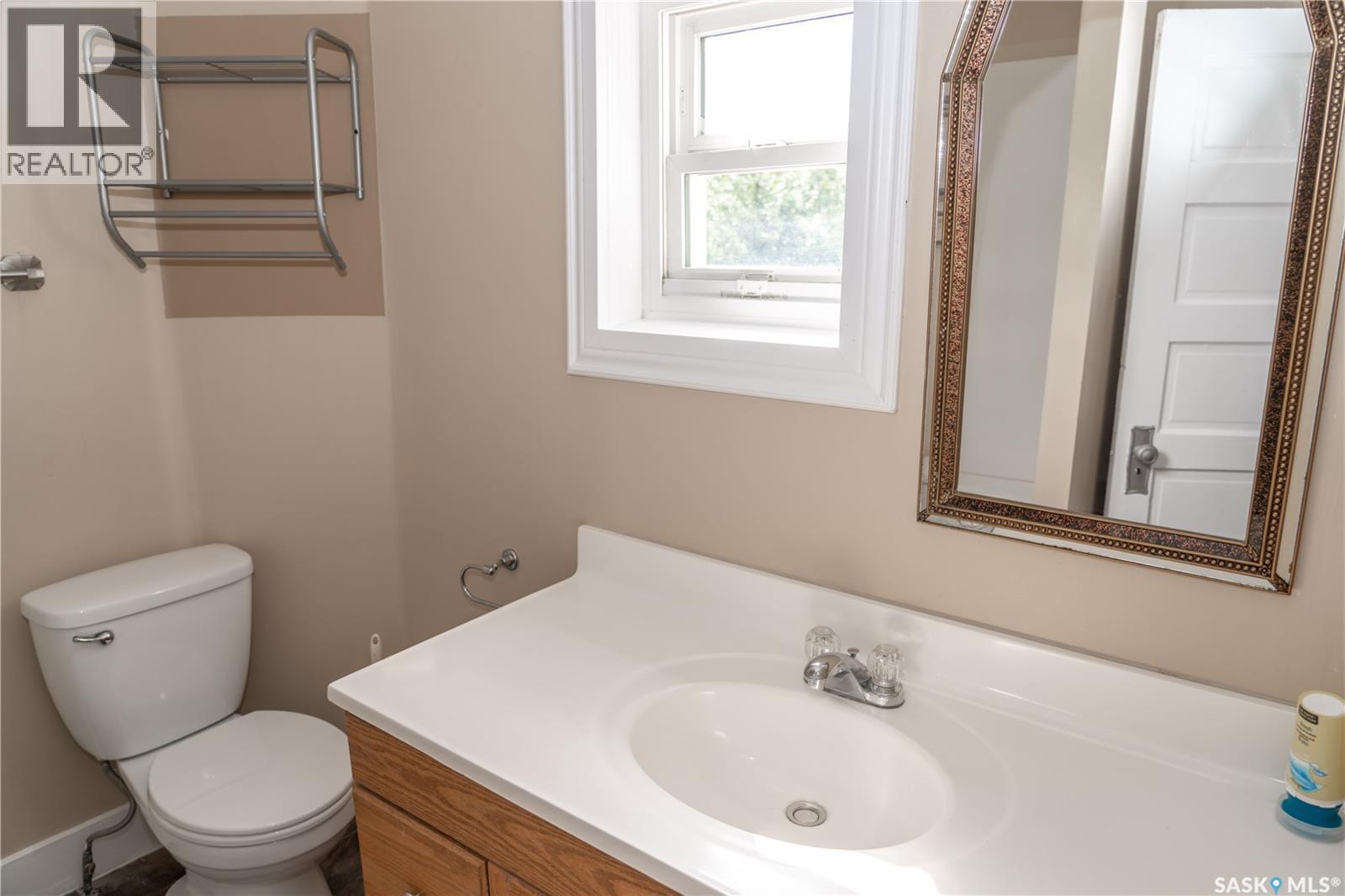 409 29Th Street W, Saskatoon, SK - Indoor Photo Showing Bathroom