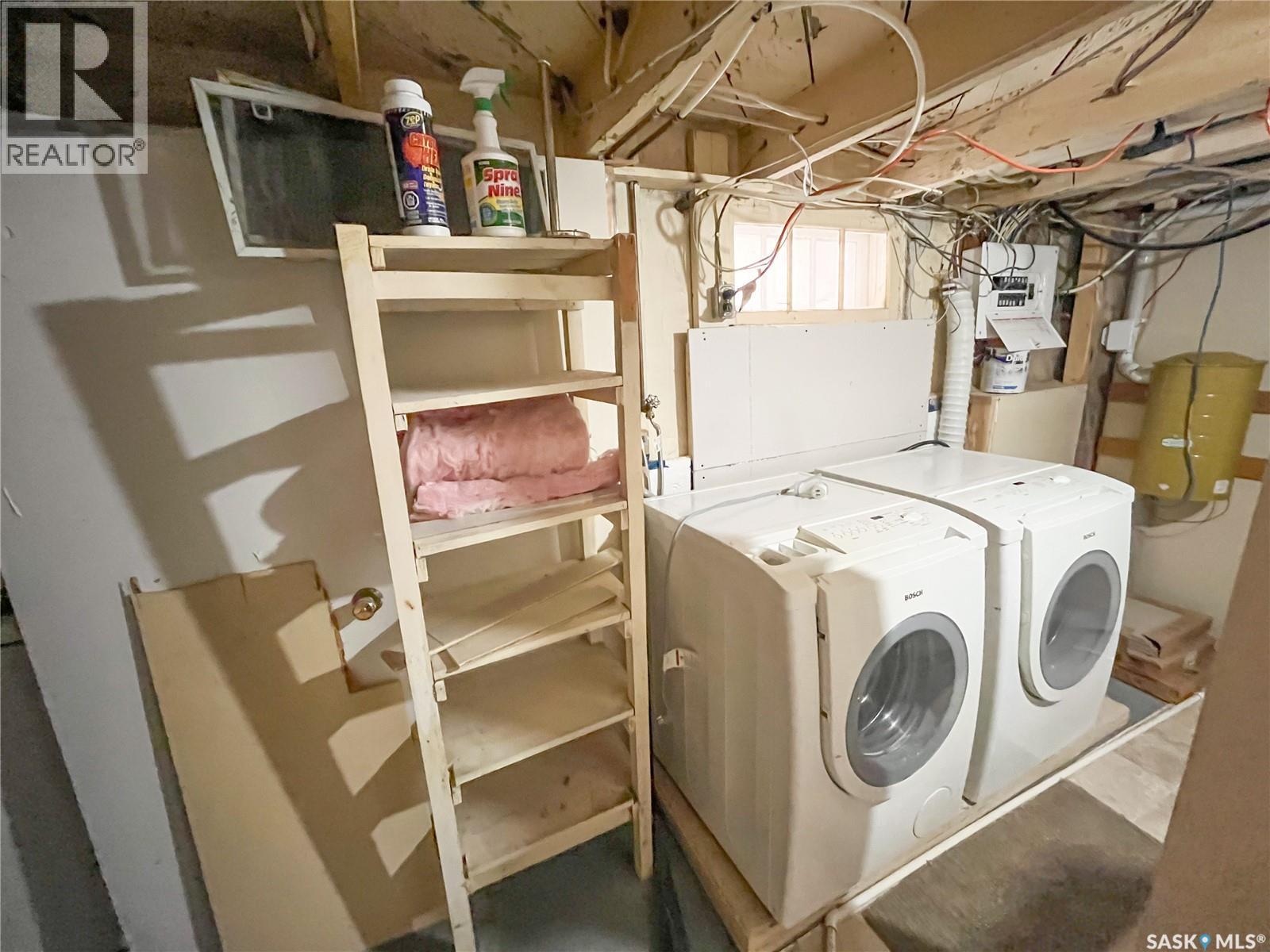 409 29Th Street W, Saskatoon, SK - Indoor Photo Showing Laundry Room