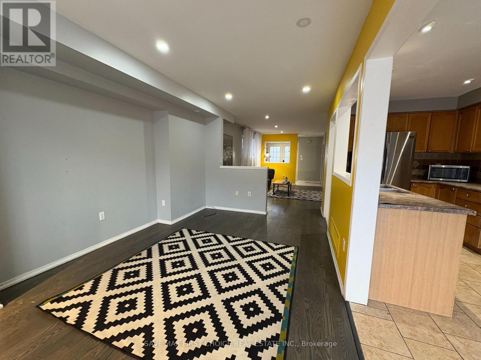 3395 Scotch Pine Gate, Mississauga, ON - Indoor Photo Showing Other Room