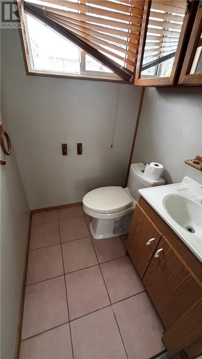 80 Main Street E, Chelmsford, ON - Indoor