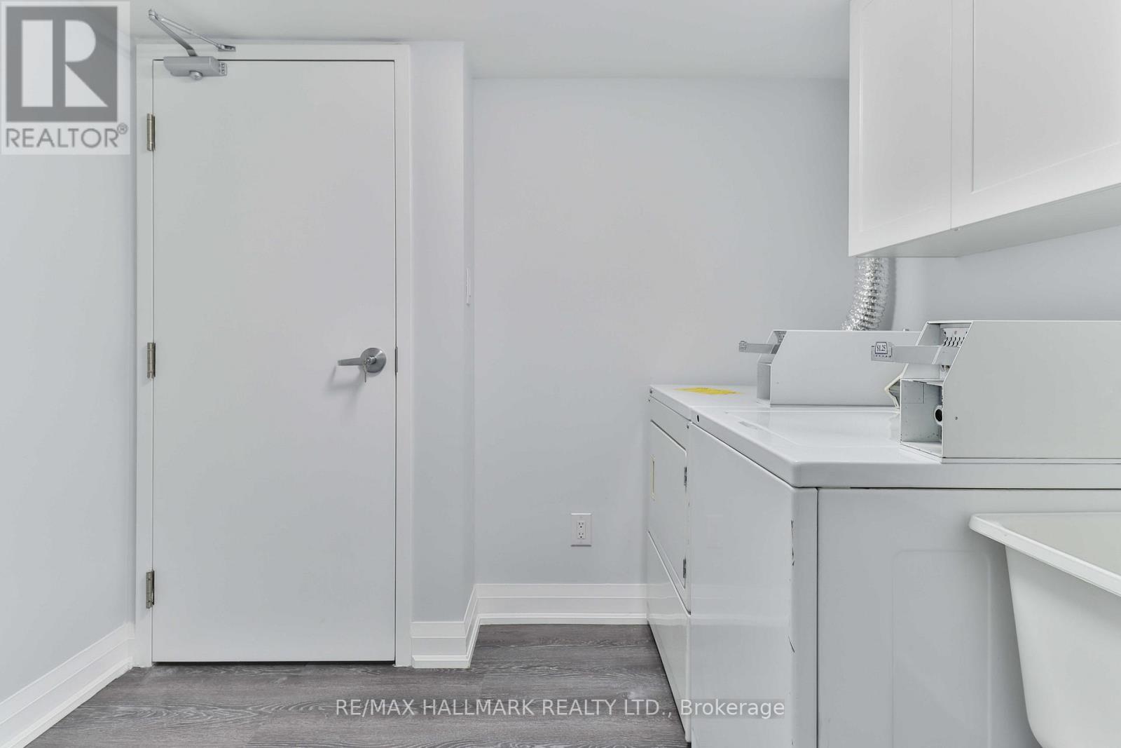 Main - 880 College Street, Toronto, ON - Indoor Photo Showing Laundry Room