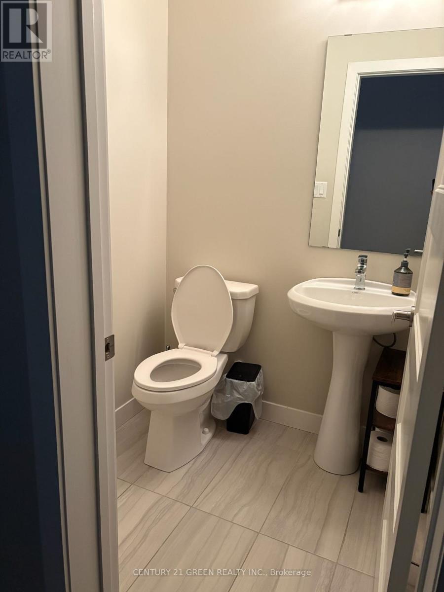 # 57 - 902 West Village Square, London North, ON - Indoor Photo Showing Bathroom