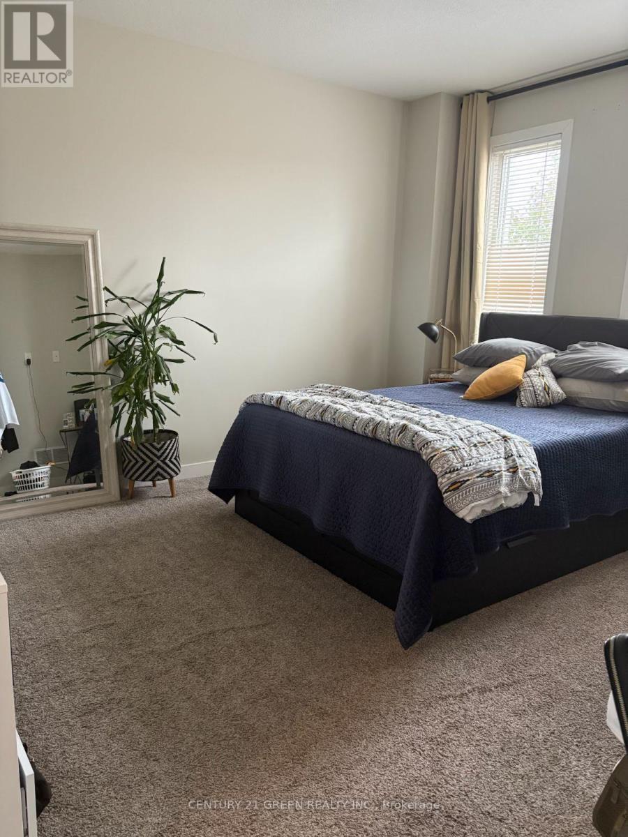 # 57 - 902 West Village Square, London North, ON - Indoor Photo Showing Bedroom