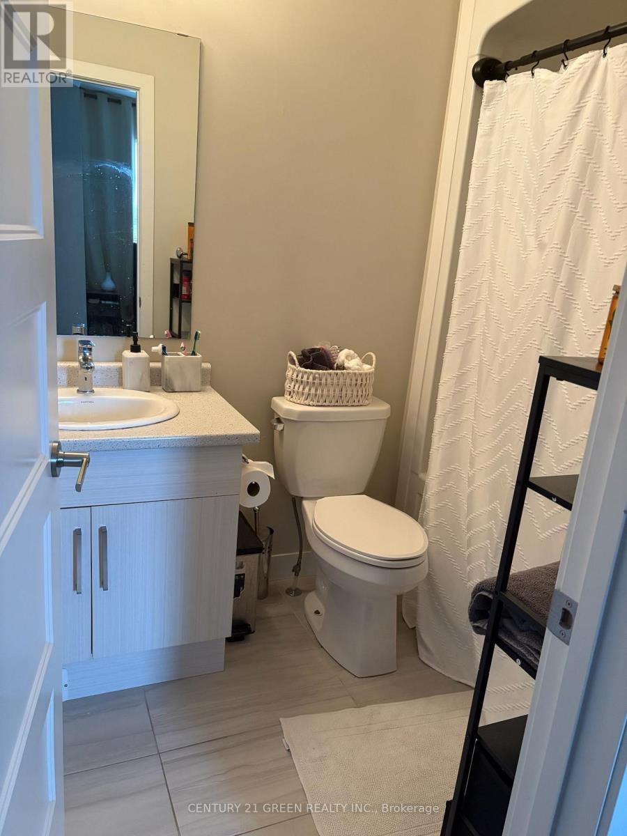 # 57 - 902 West Village Square, London North, ON - Indoor Photo Showing Bathroom