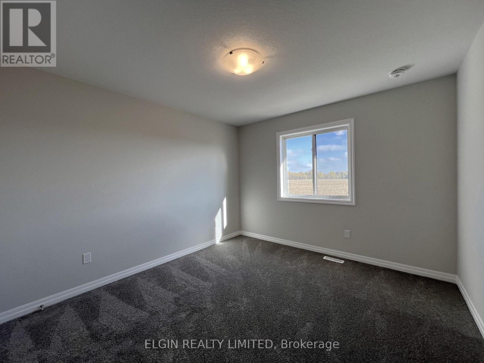 73 Braun Avenue, Tillsonburg, ON - Indoor Photo Showing Other Room