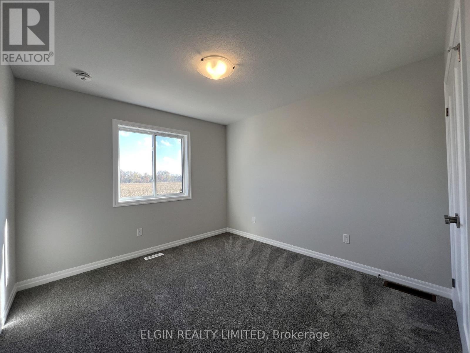 73 Braun Avenue, Tillsonburg, ON - Indoor Photo Showing Other Room