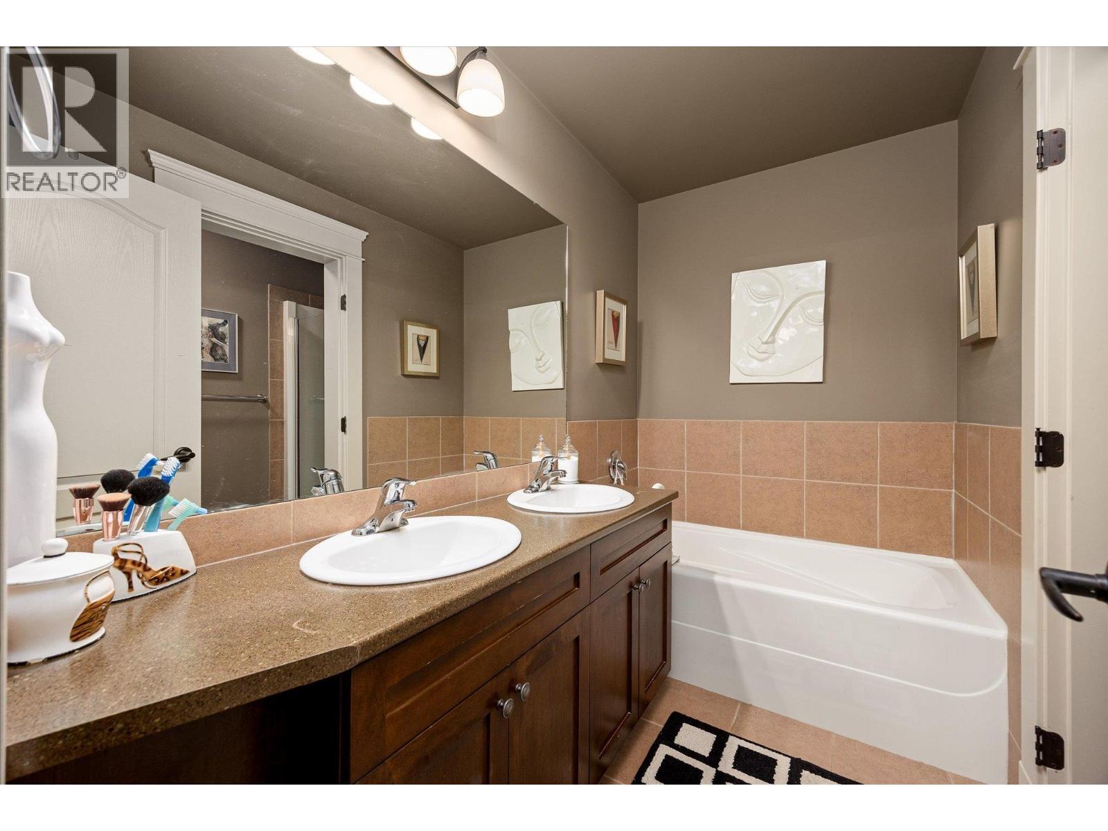 2070 Boucherie Road Unit# 403, Westbank, BC - Indoor Photo Showing Bathroom