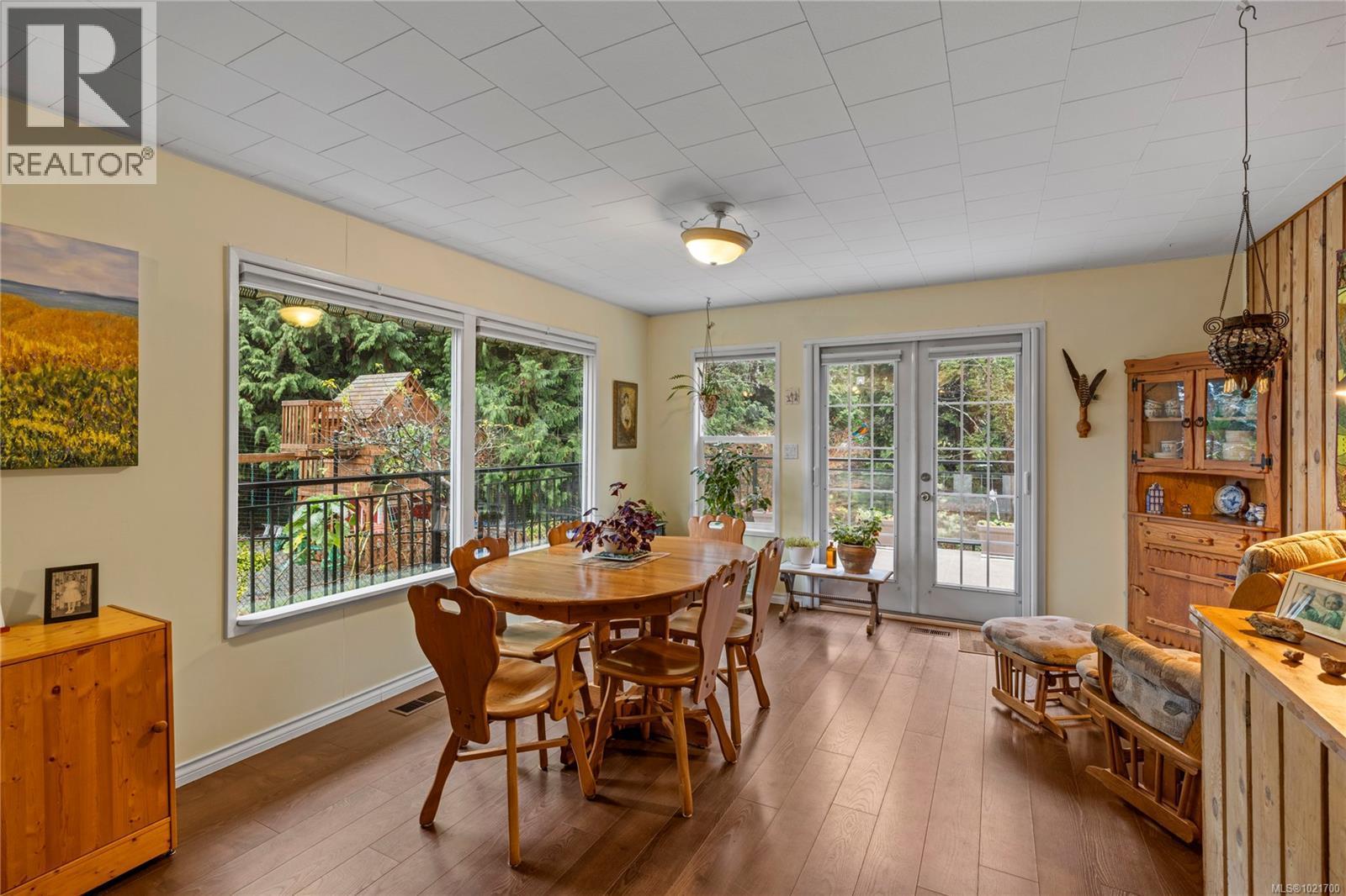 1870 Deerborne Pl, Nanaimo, BC - Indoor Photo Showing Dining Room