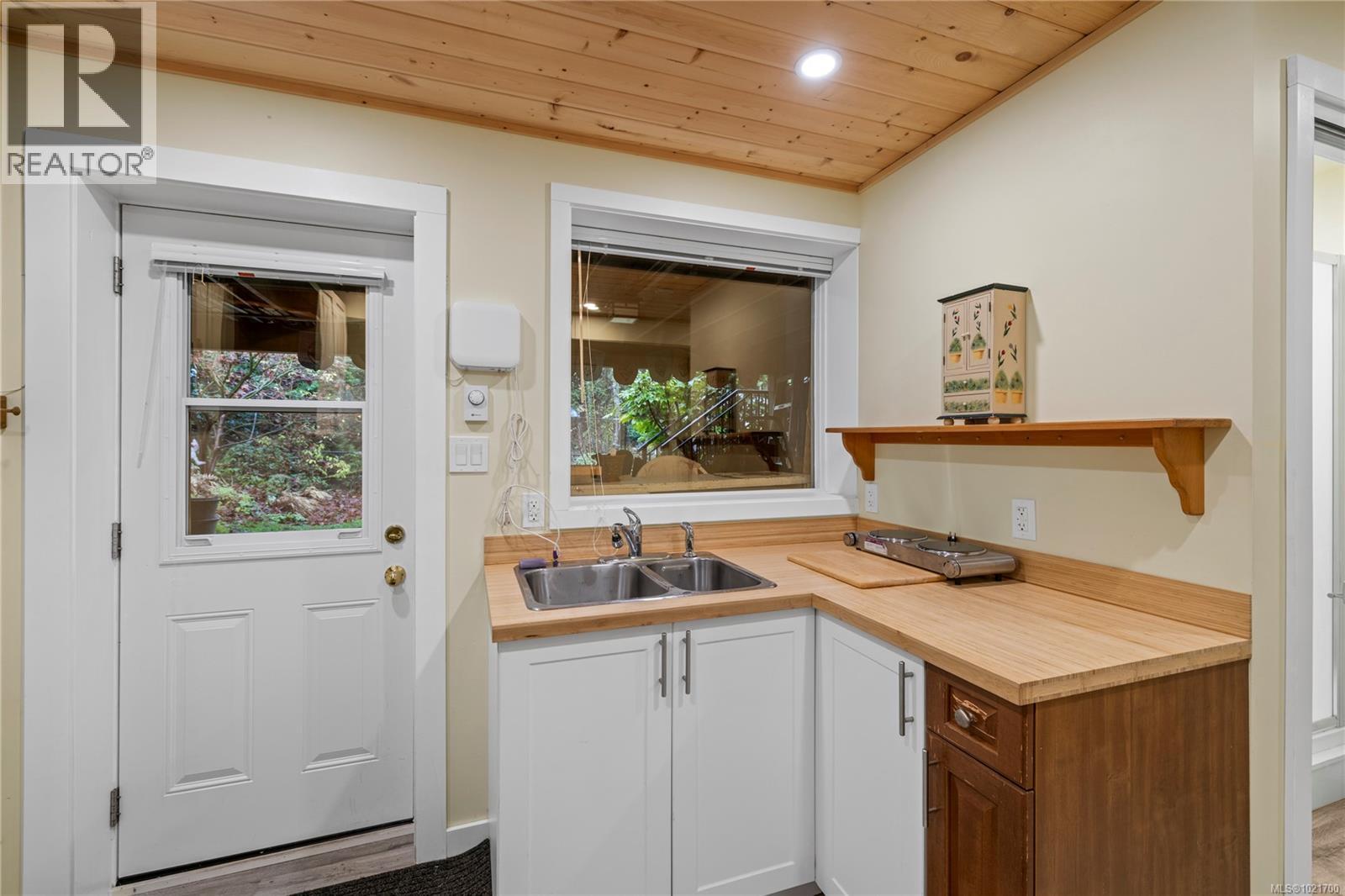 1870 Deerborne Pl, Nanaimo, BC - Indoor