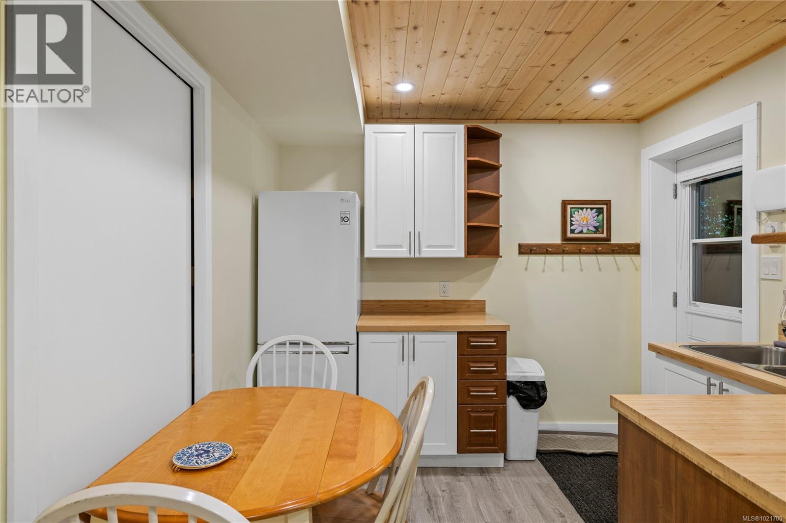 1870 Deerborne Pl, Nanaimo, BC - Indoor