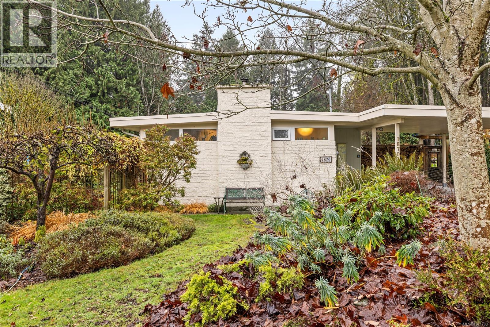 1870 Deerborne Pl, Nanaimo, BC - Outdoor With Deck Patio Veranda