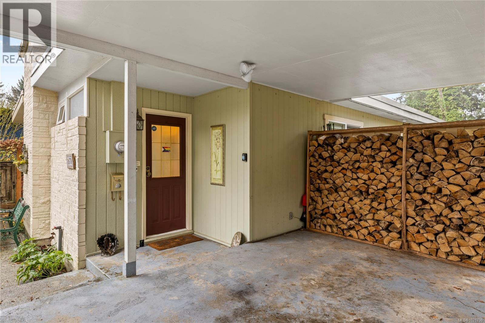 1870 Deerborne Pl, Nanaimo, BC - With Exterior