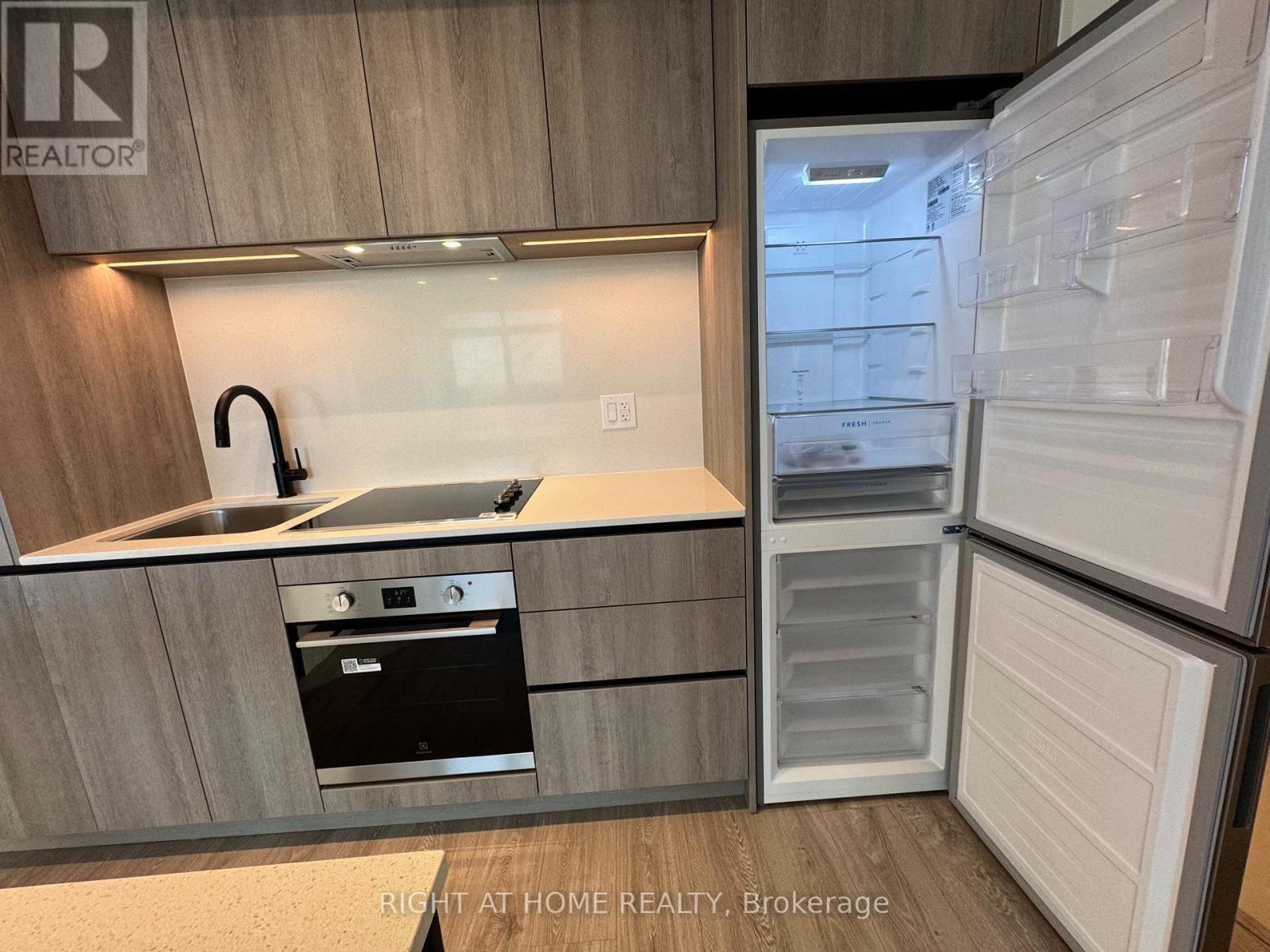 2608 - 2495 Eglinton Avenue W, Mississauga, ON