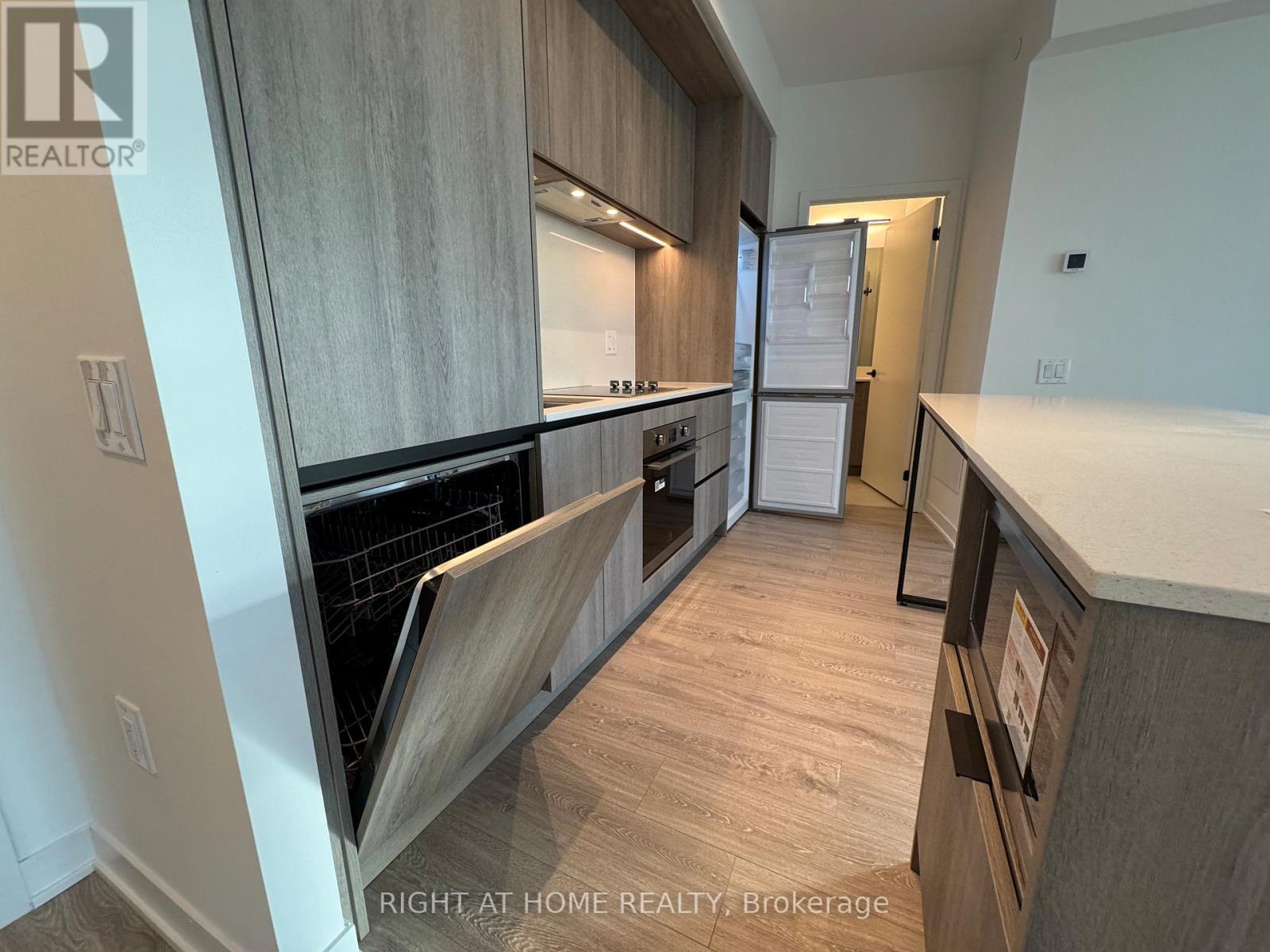 2608 - 2495 Eglinton Avenue W, Mississauga, ON - Indoor