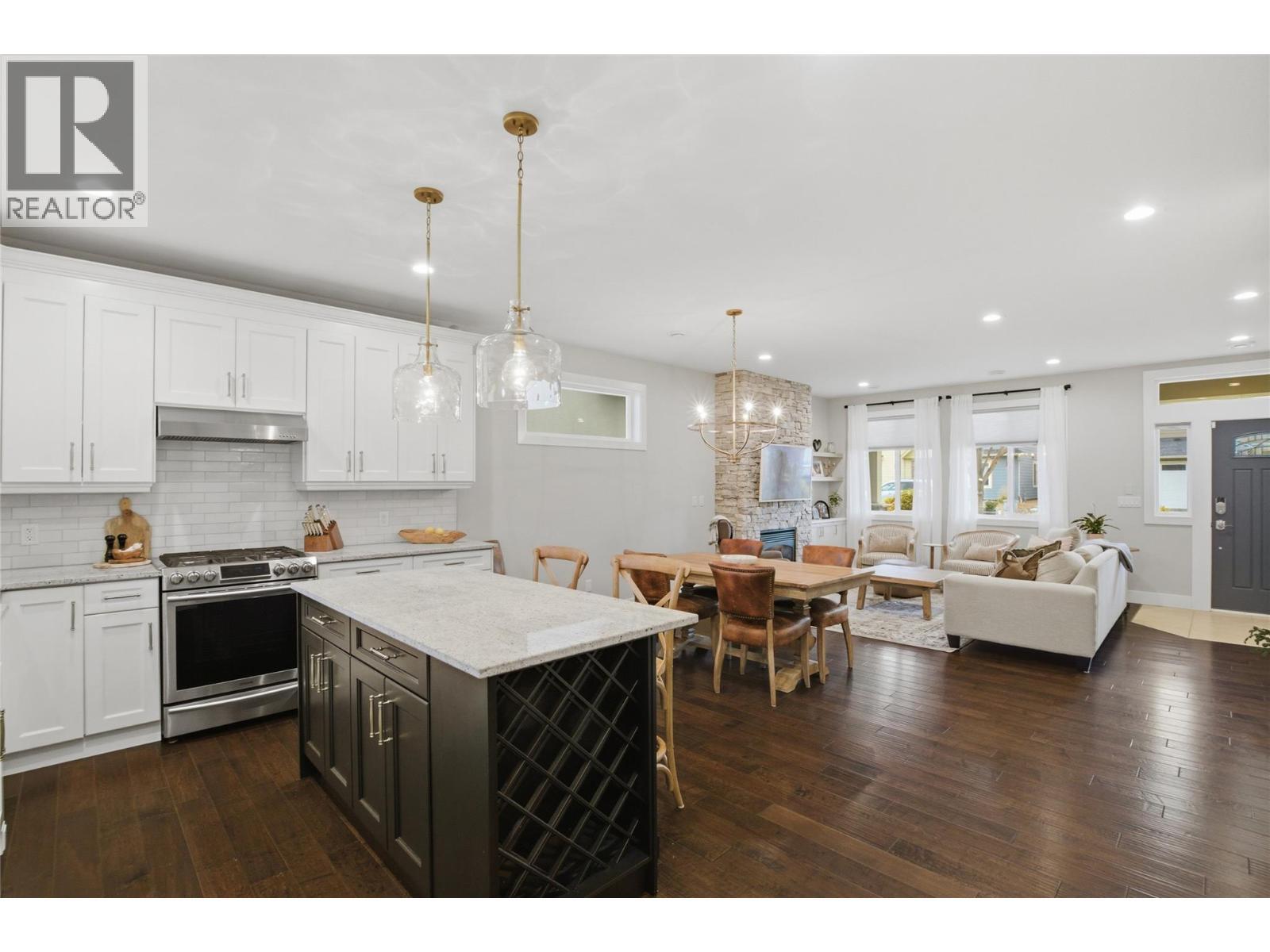 2780 Beachmount Crescent, Kamloops, BC - Indoor Photo Showing Kitchen With Upgraded Kitchen