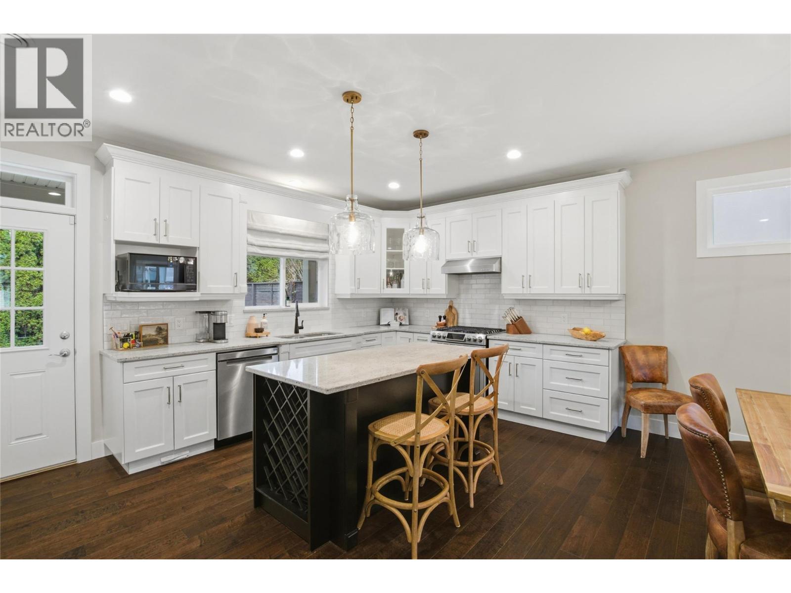 2780 Beachmount Crescent, Kamloops, BC - Indoor Photo Showing Kitchen With Stainless Steel Kitchen With Upgraded Kitchen
