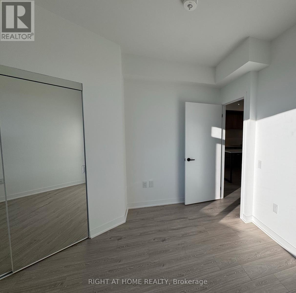 1906 - 2495 Eglinton Avenue W, Mississauga, ON - Indoor Photo Showing Other Room