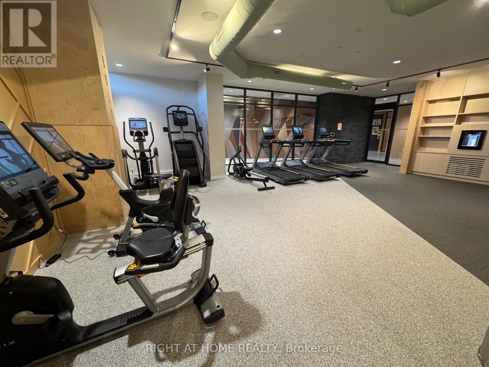1906 - 2495 Eglinton Avenue W, Mississauga, ON - Indoor Photo Showing Gym Room