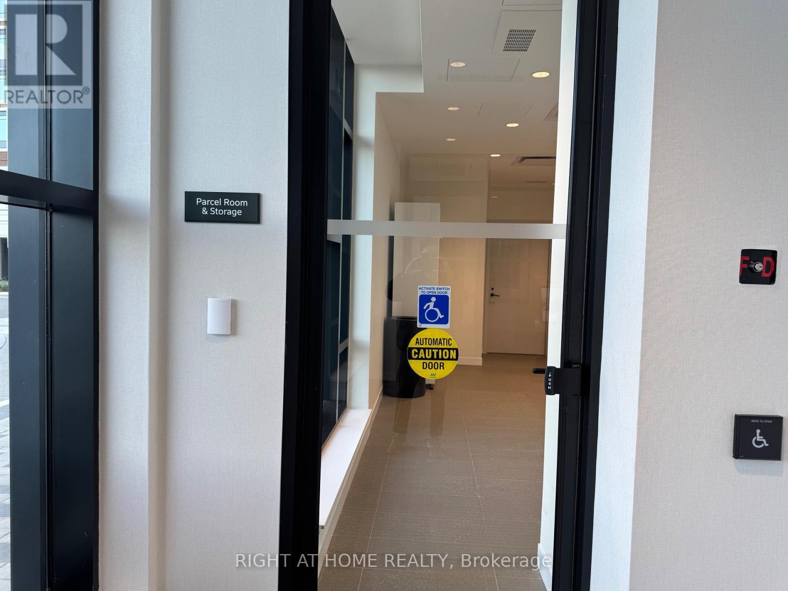 1906 - 2495 Eglinton Avenue W, Mississauga, ON - Indoor Photo Showing Other Room