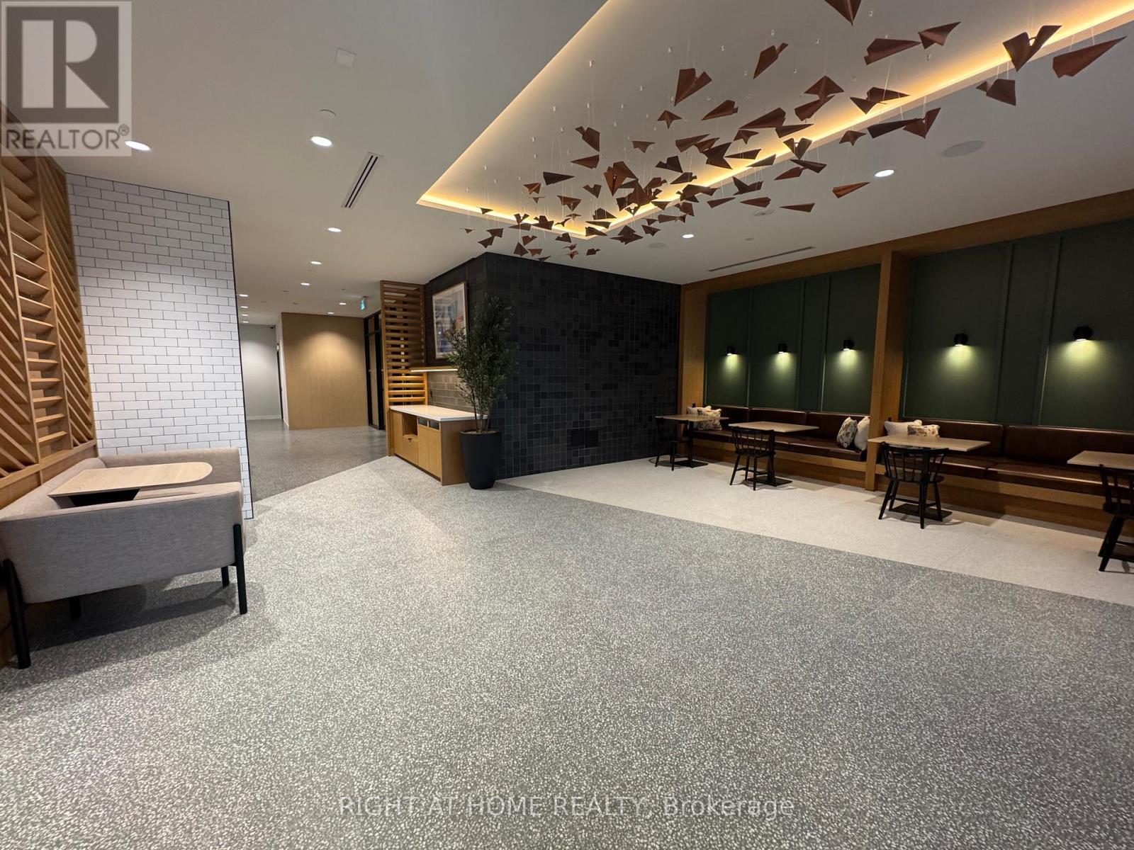 1906 - 2495 Eglinton Avenue W, Mississauga, ON - Indoor Photo Showing Other Room