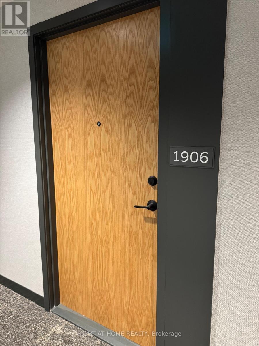 1906 - 2495 Eglinton Avenue W, Mississauga, ON - Photo Showing Other Room