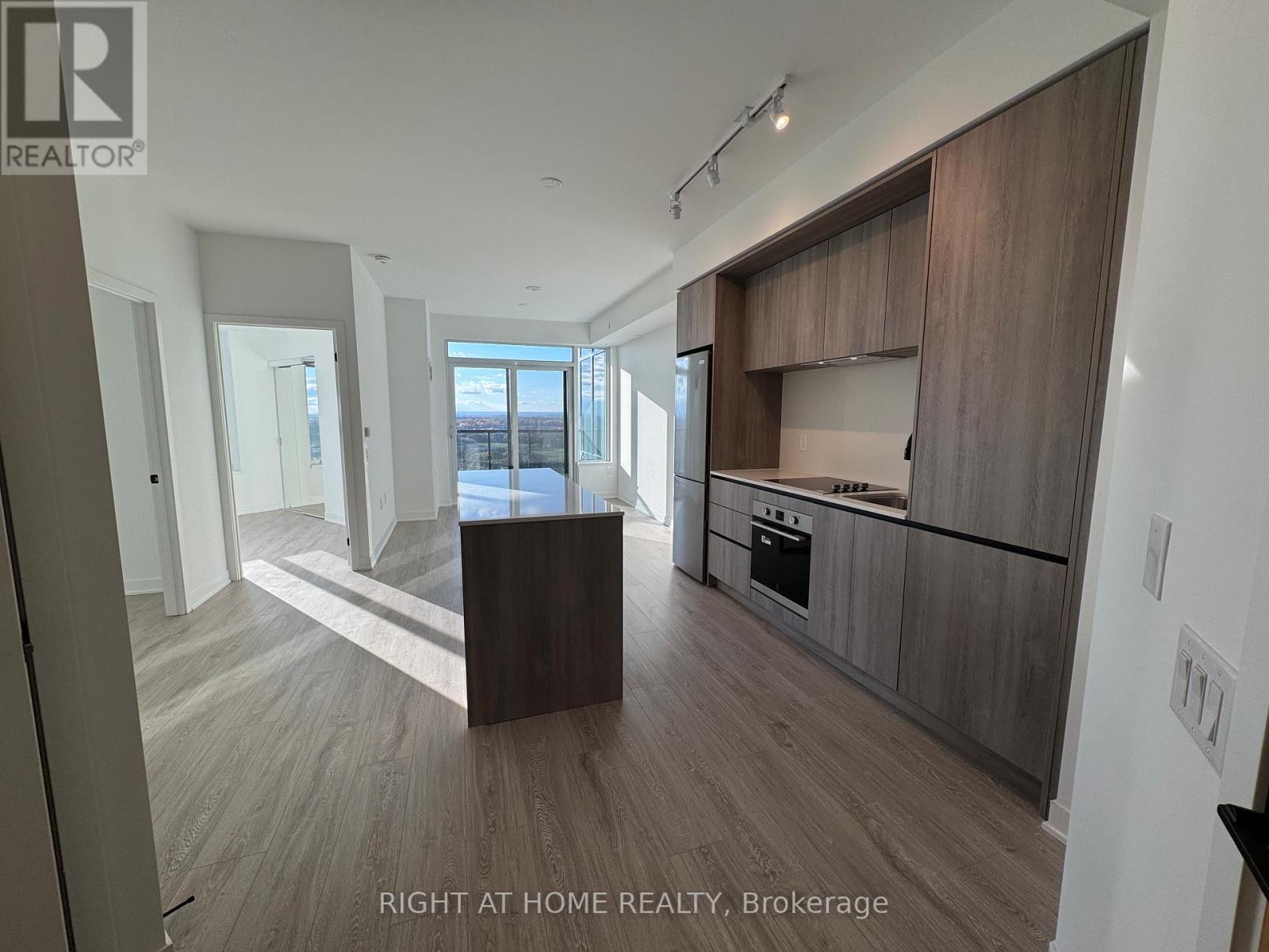 1906 - 2495 Eglinton Avenue W, Mississauga, ON - Indoor