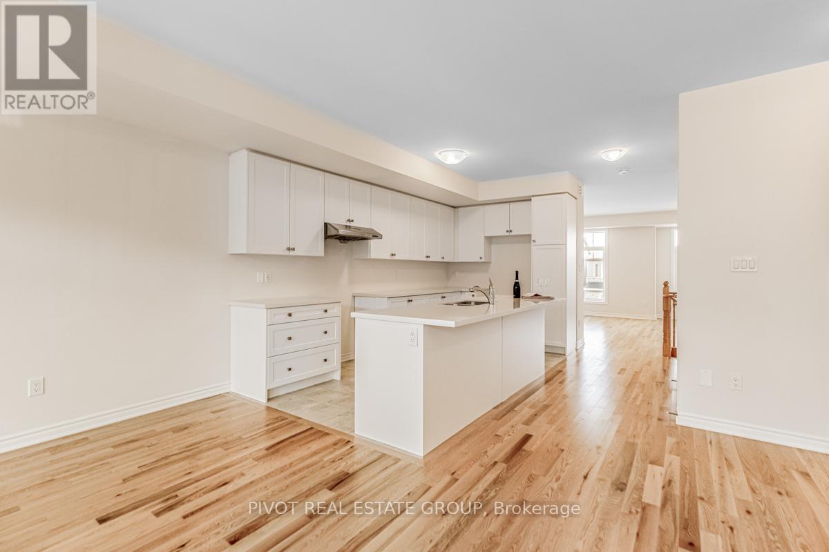 28 Mccormack Road, Caledon, ON - Indoor Photo Showing Kitchen