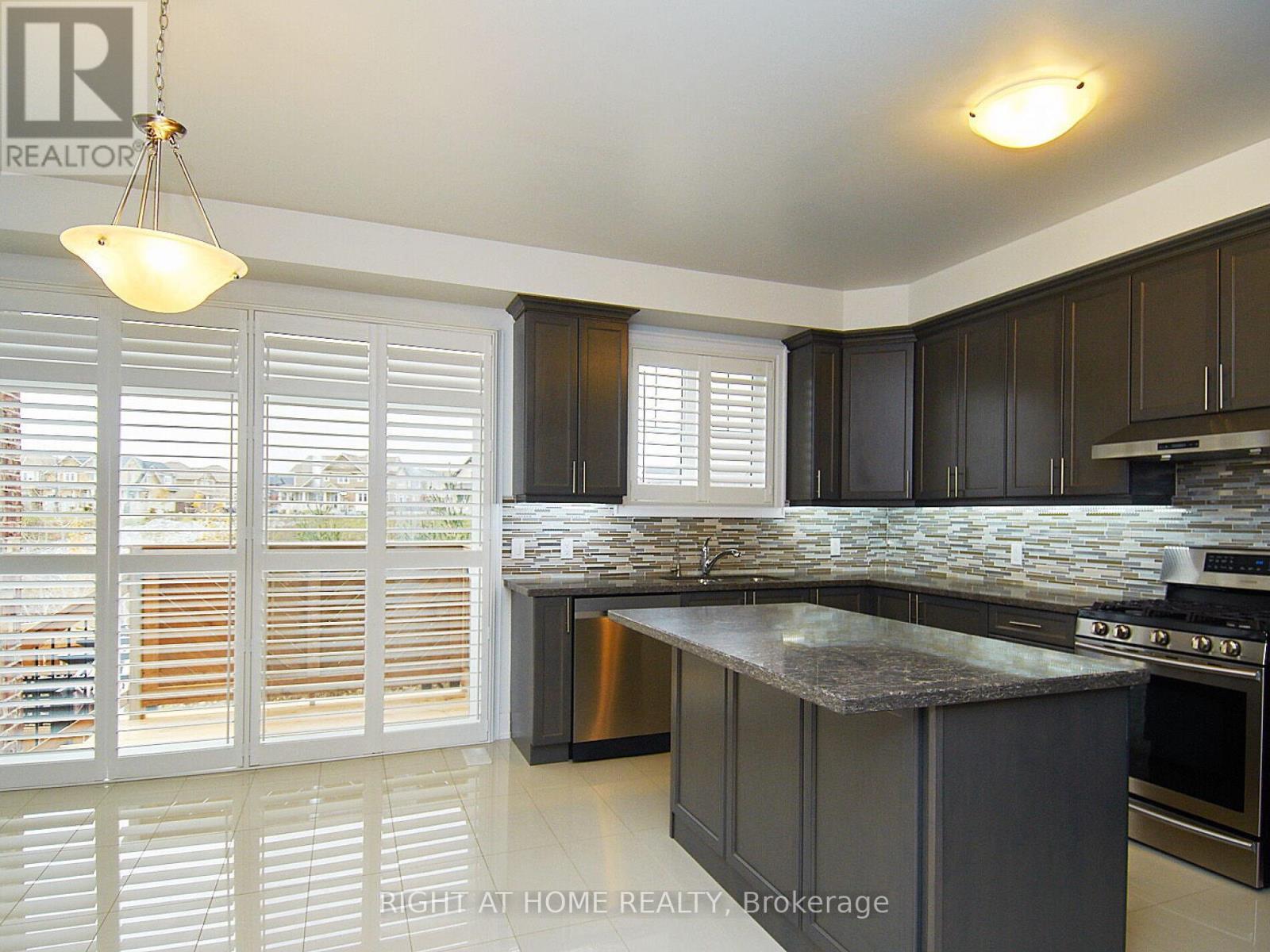 2344 Dobbinton Street, Oshawa, ON - Indoor Photo Showing Kitchen