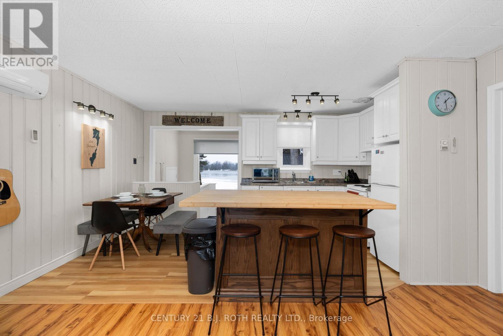 239 Avery Point Road, Kawartha Lakes, ON - Indoor Photo Showing Kitchen