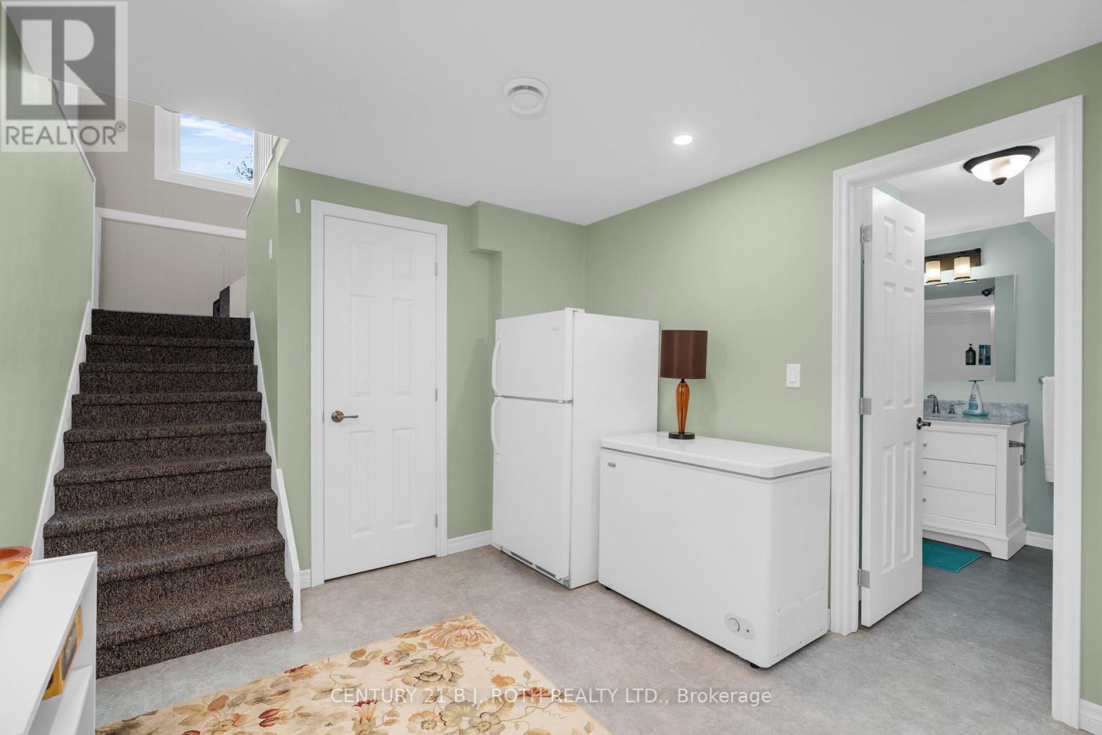 239 Avery Point Road, Kawartha Lakes, ON - Indoor Photo Showing Other Room
