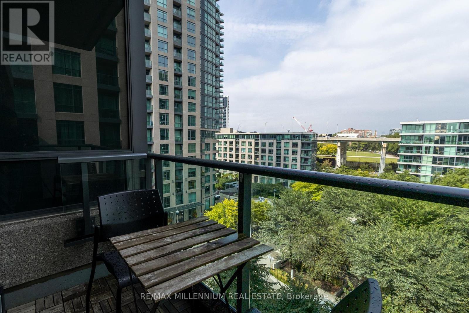 712 - 215 Fort York Boulevard, Toronto, ON - Outdoor