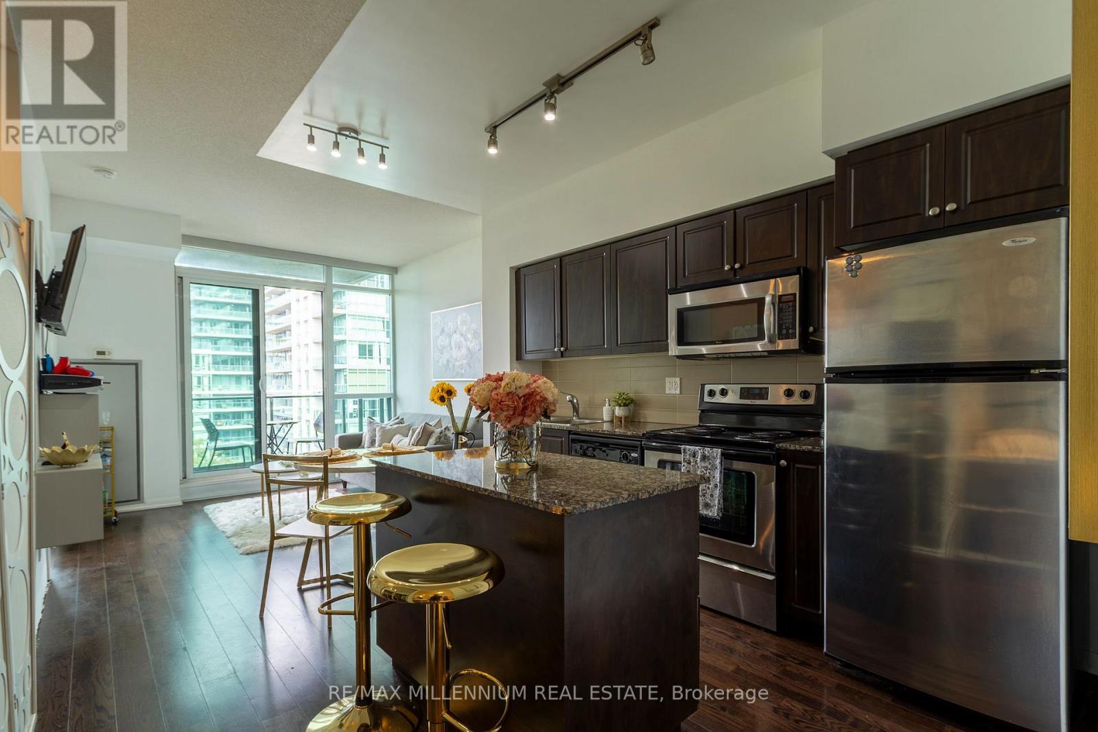 712 - 215 Fort York Boulevard, Toronto, ON - Indoor Photo Showing Kitchen With Stainless Steel Kitchen
