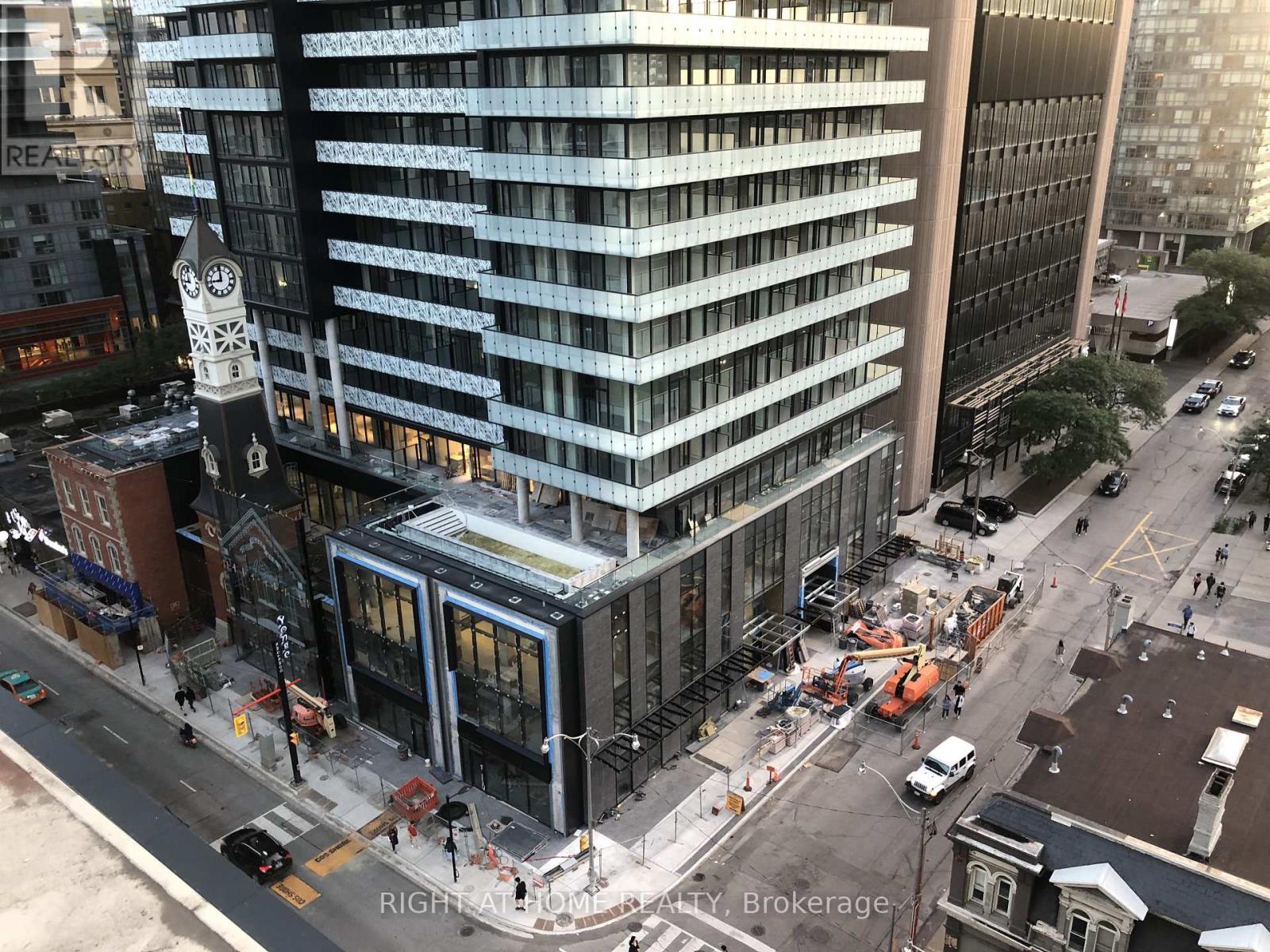 901 - 501 Yonge Street, Toronto, ON -