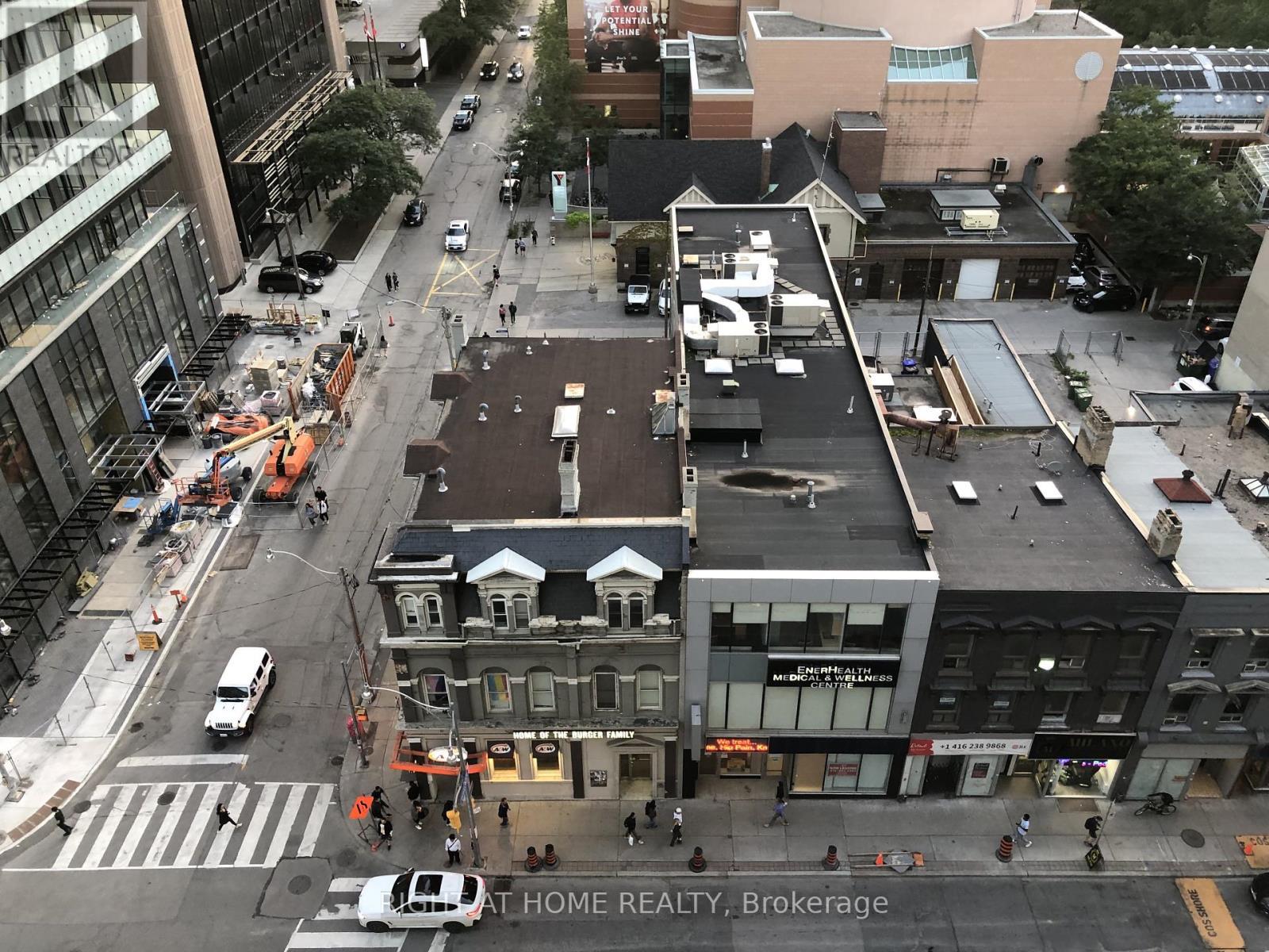 901 - 501 Yonge Street, Toronto, ON - With View