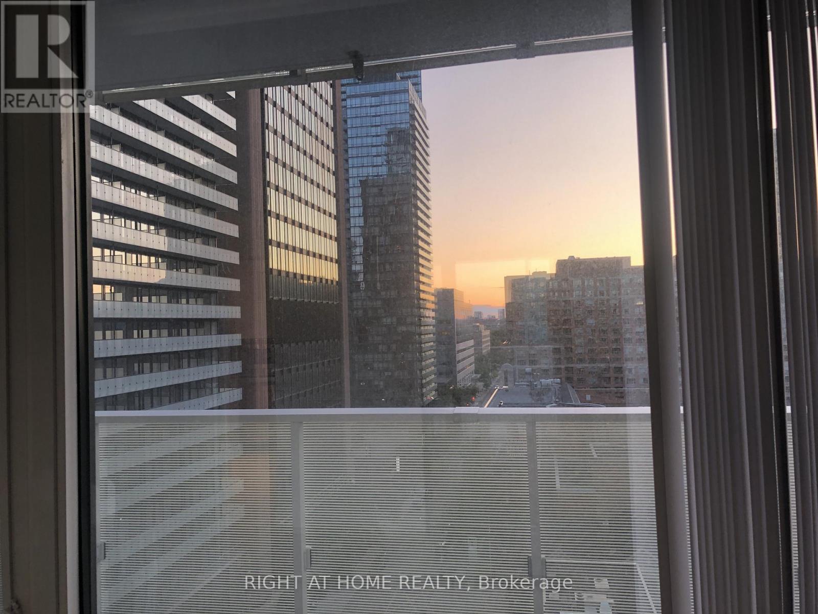 901 - 501 Yonge Street, Toronto, ON -